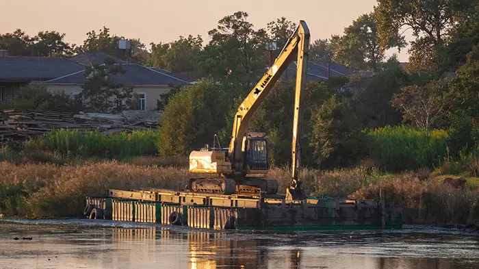 Mechanical-Dredging